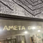 зеркало в деревянной раме